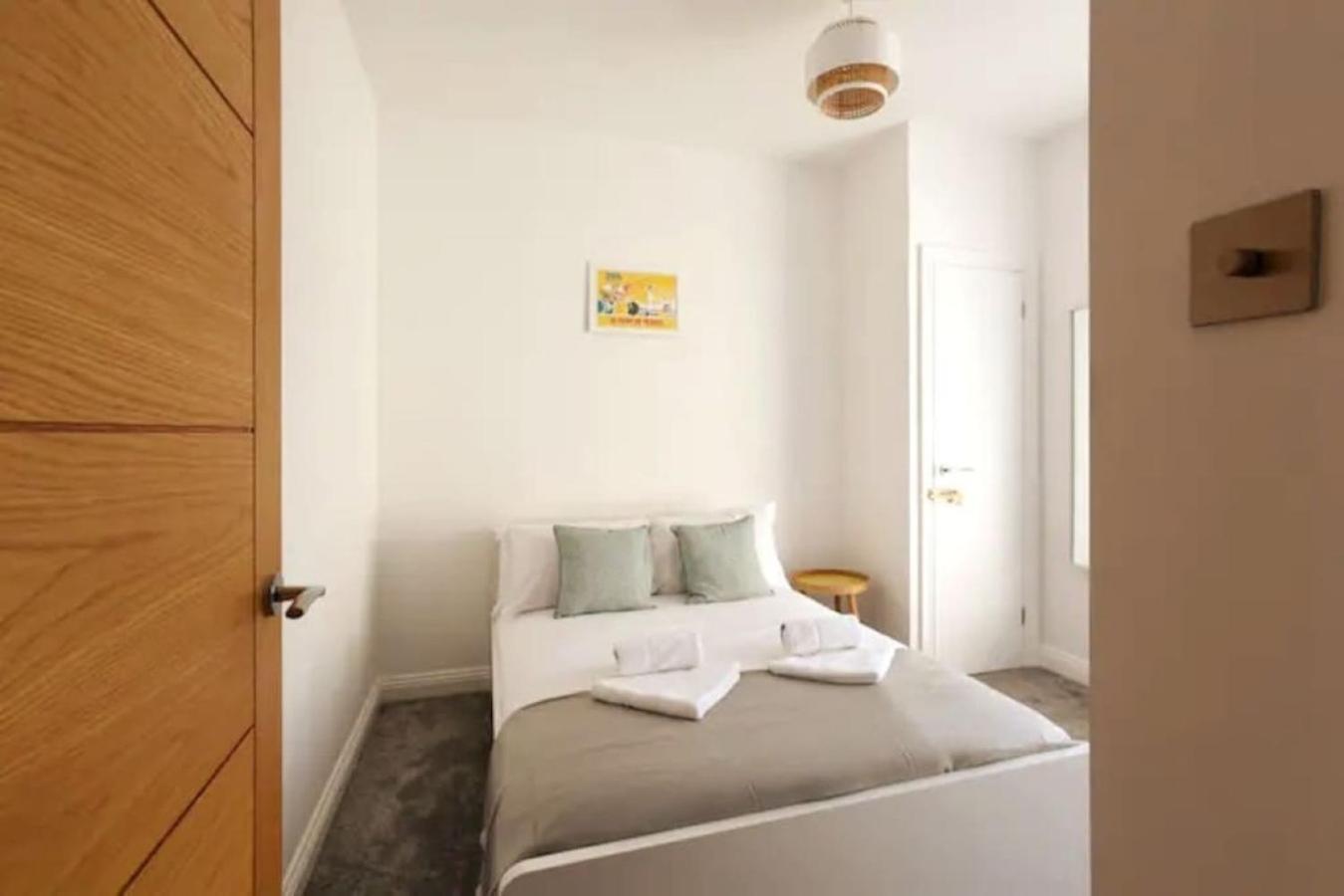 פורטסמות' Air Maison - Stunning Beach Front Apartment מראה חיצוני תמונה