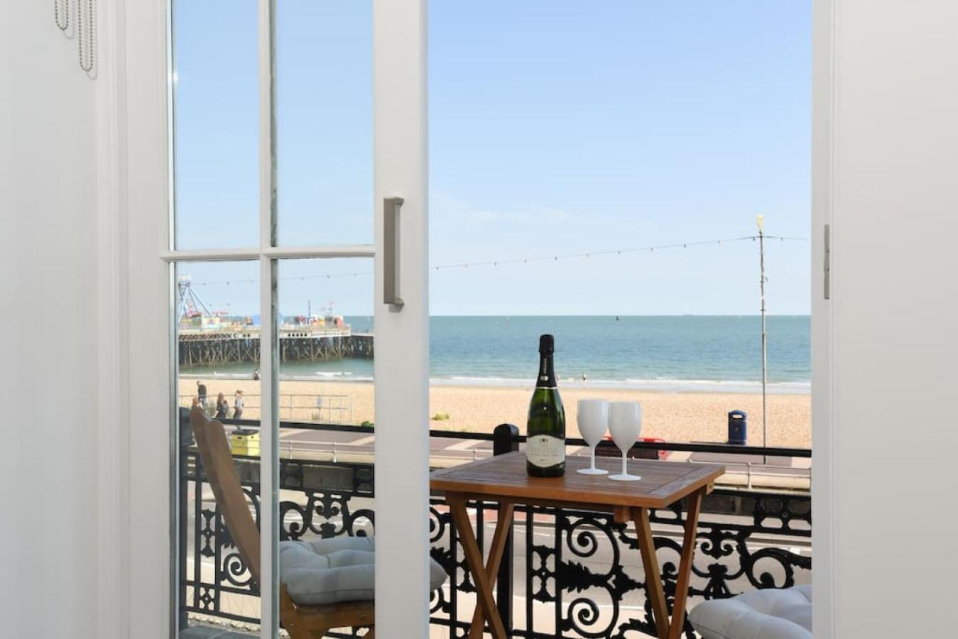 פורטסמות' Air Maison - Stunning Beach Front Apartment מראה חיצוני תמונה